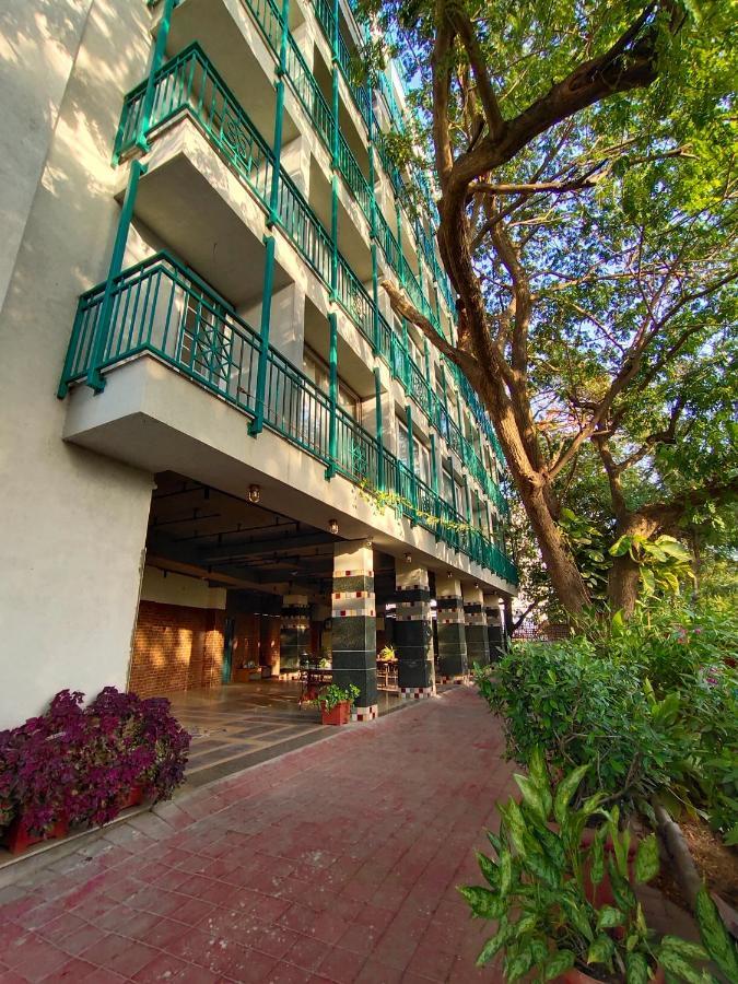 Bougainvilla Apartment Surat Exterior foto
